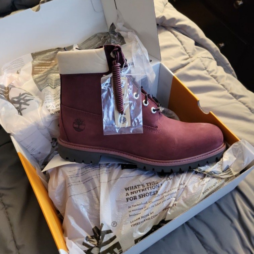 Mens Timberland 6" Premium Boots Burgundy with Beige Collar - Picture 2 of 11